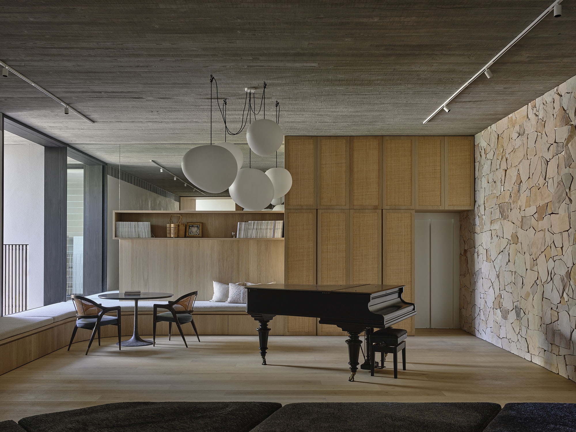 Whale Beach by Shaun Lockyer Architects Derek Swalwell coastal home design