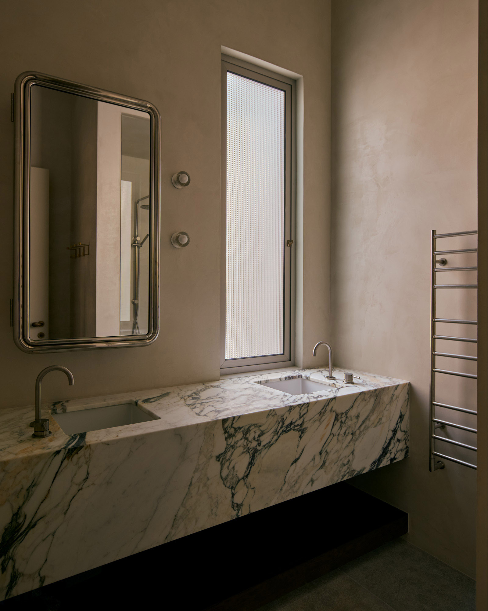 Little Cove bathroom, Georgina Jeffries, Lillie Thompson photography