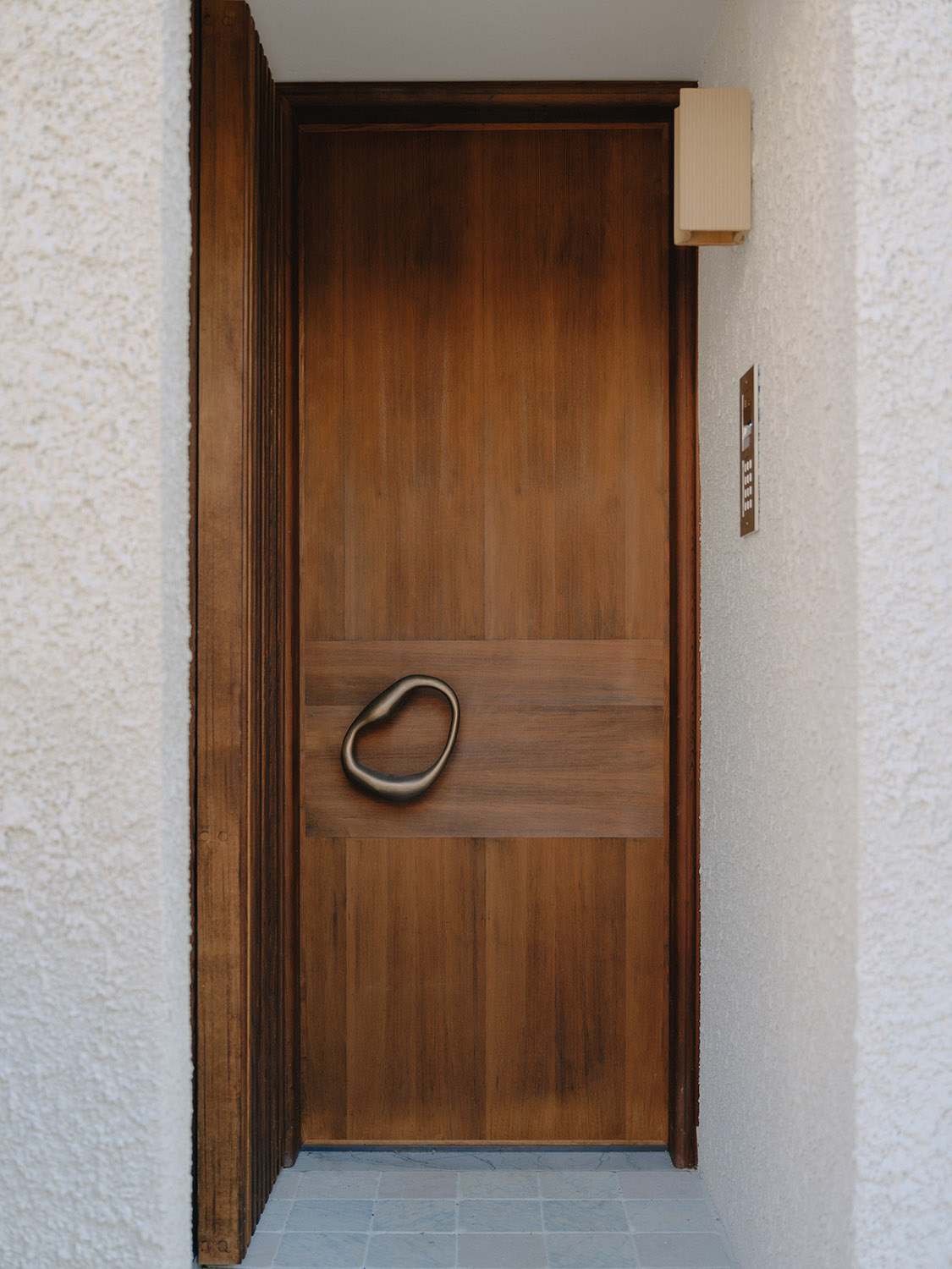 The Amoeba handle by Philip Watts Design, featured in ‘Daddy Cool’ by Pattern Studio, photography by Tom Ross.